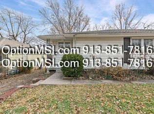 8313 Santa Fe Ln, Overland Park, KS 66212