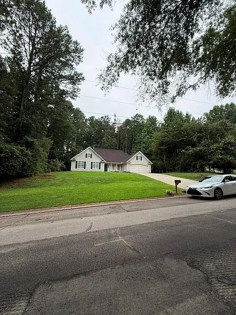 3 bed, 2.5 bath, 2064 sqft, $2,250 — Photo 3