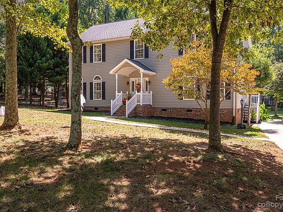 2nd image of 1575 Lewis Farm Rd