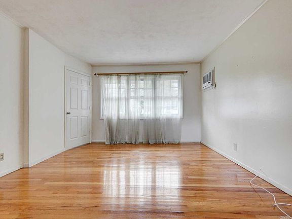 2nd image of 23 Cedar St