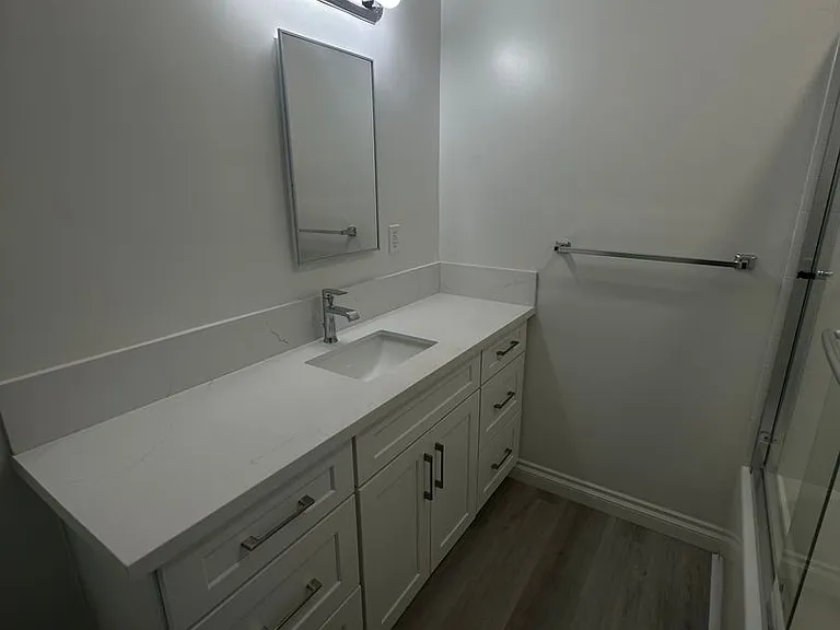 Villa Park Estates Apartments — Photo 10