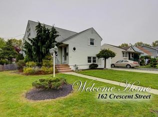 162 Crescent St, Woodbridge, NJ