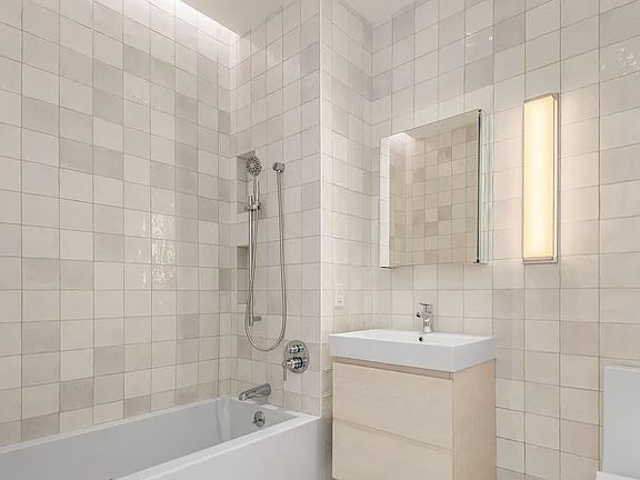 4th image of 58 Vanderbilt Ave #6B