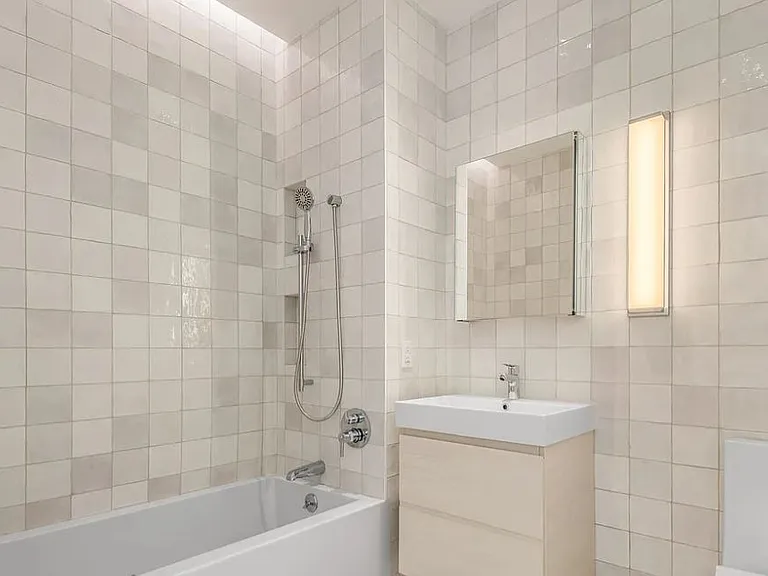 58 Vanderbilt Ave #6N — Photo 7