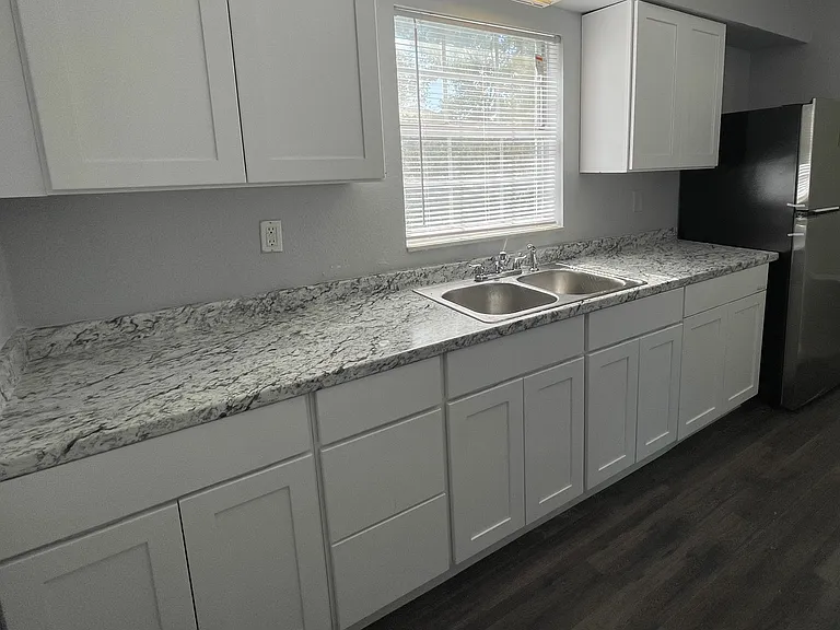The Lucerne Apartments — Photo 13