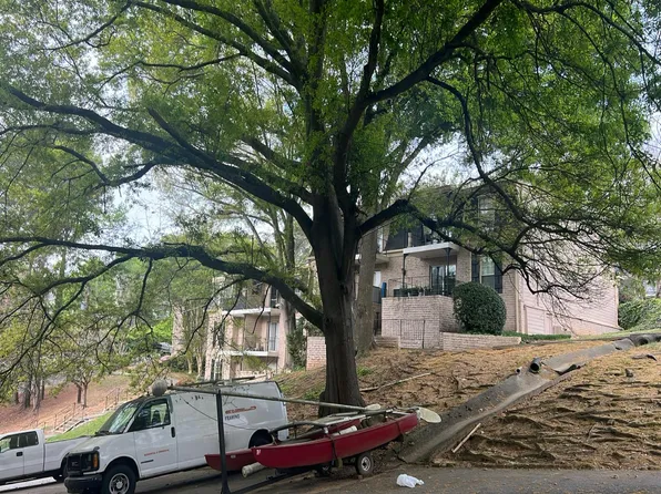 2805 NE Ne Expy APT C11, Atlanta, GA 30329