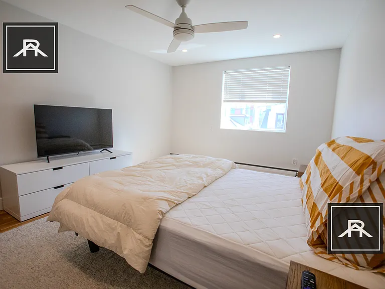 50 Green St #403 — Photo 15