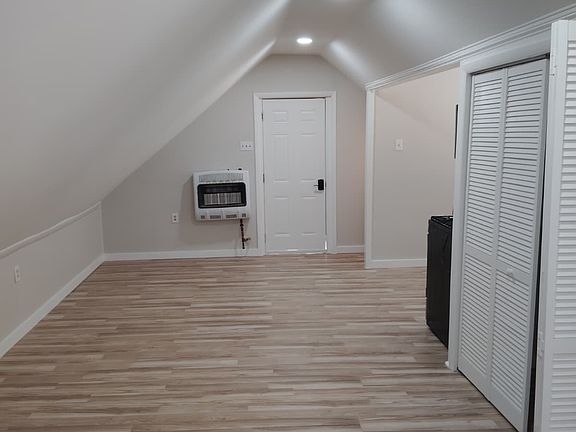 3rd image of 400 Birch St #3