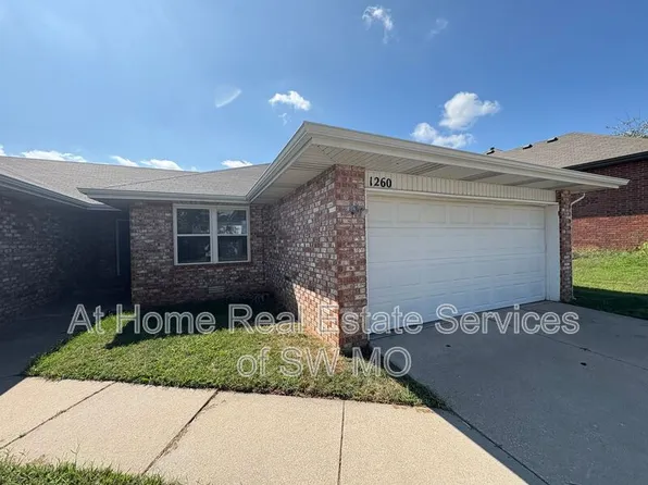 1260 W Butterfield Dr, Nixa, MO 65714