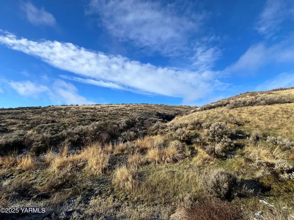Nka Somerset Dr, Yakima, WA 98901