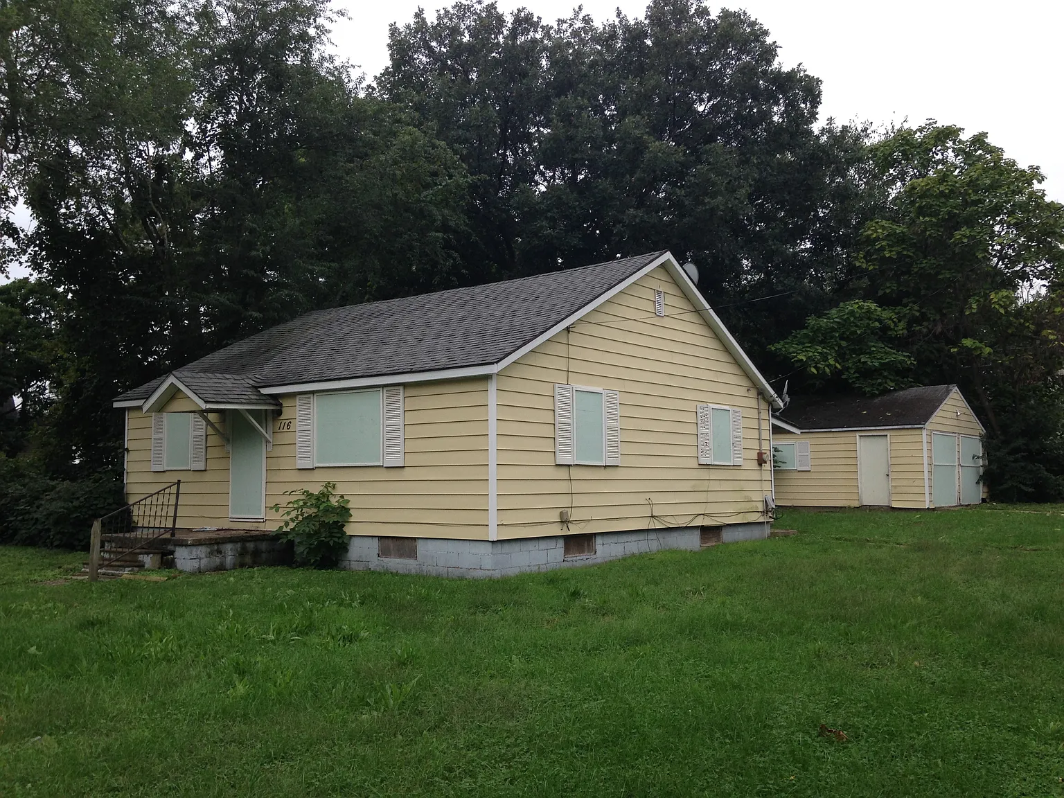 116 Grace St photo 1
