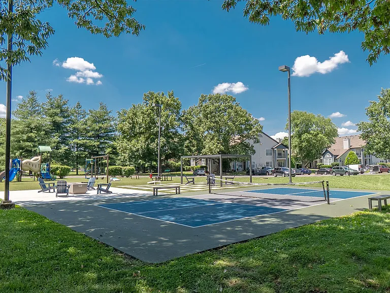 Summerlake Apartments — Photo 81