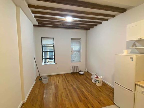 4th image of 223 E 10th St #2R