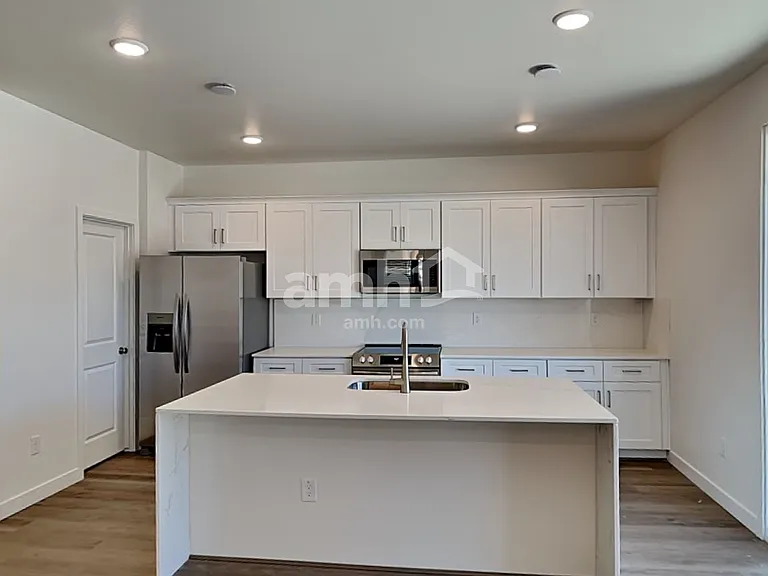 18483 W Honeysuckle Dr — Photo 4