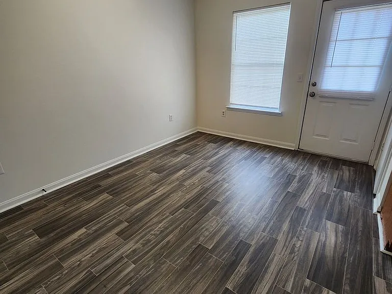 Castlewood Apartments - Huntsville, AL — Photo 2