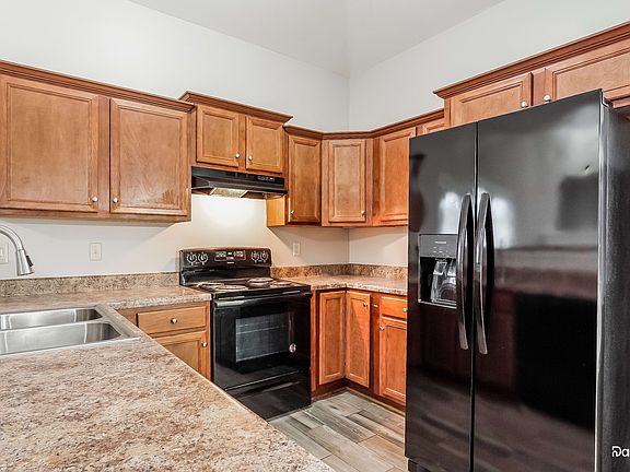 2nd image of 946 Meriweather Dr