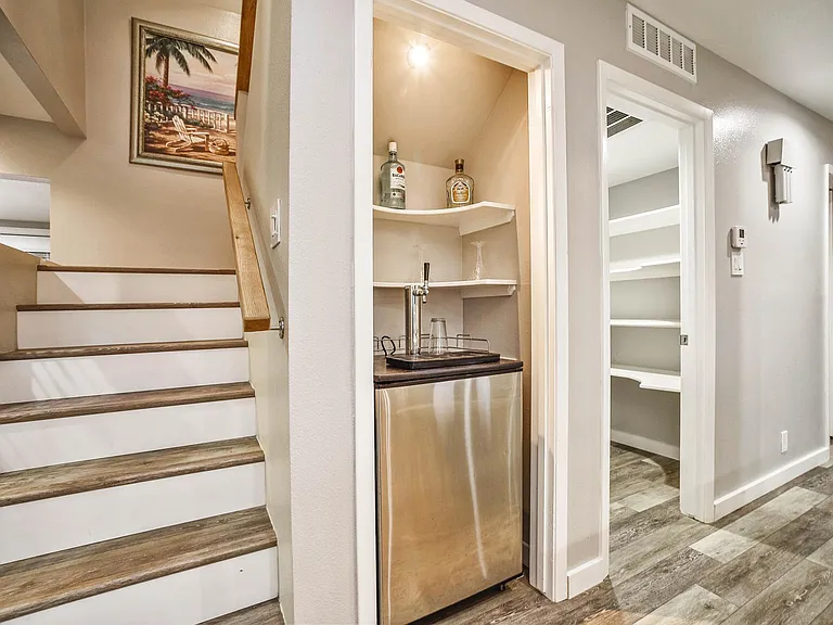 Kegerator in bar area. Large pantry.