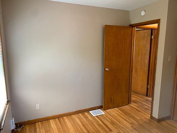 5th image of 5417 E 21st St
