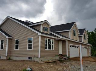 4 Currant Ln, Hooksett, NH 03106