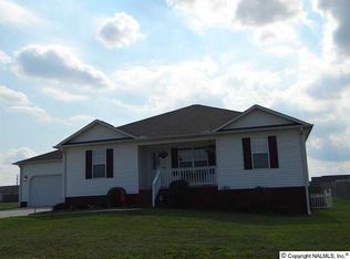 132 Mary Jo Isom Ln, Arab, AL 35016