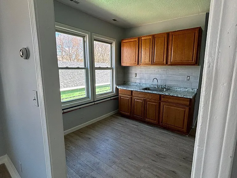 11 Hollywood St #3L — Photo 3