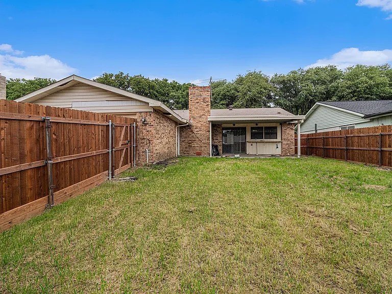 1814 Addington Dr — Photo 22
