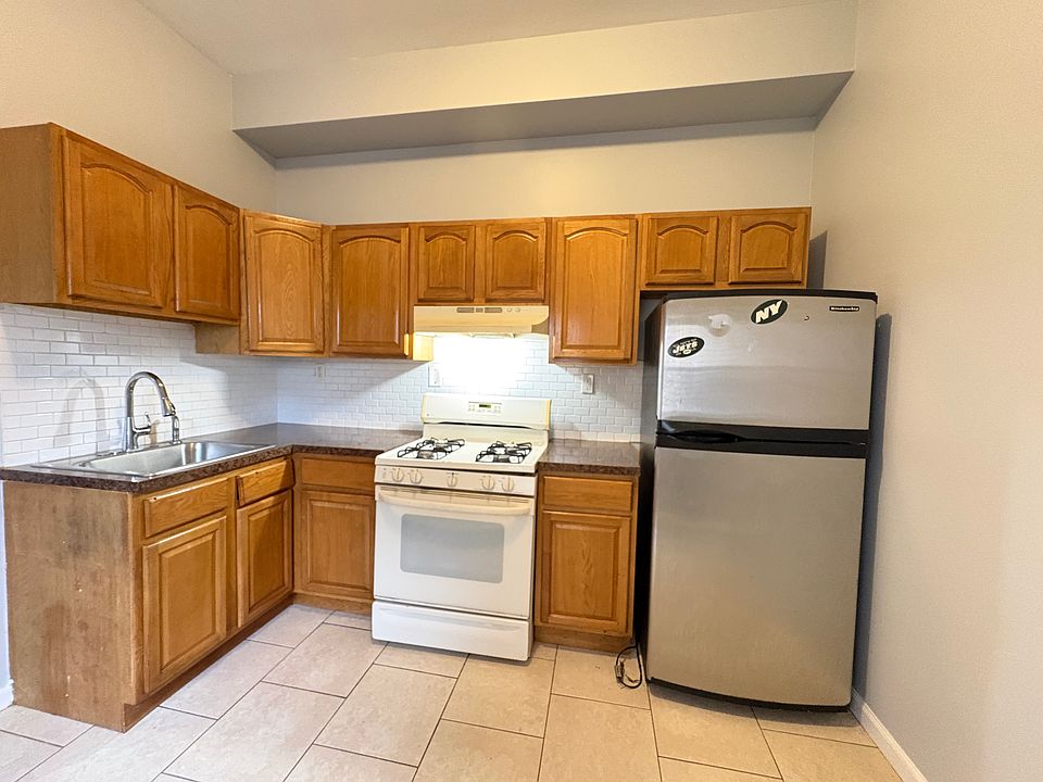 1st image of 144 Ripley Pl APT 1