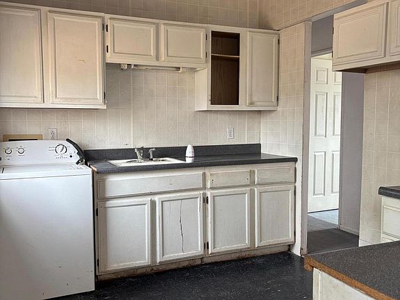 5th image of 612 Jefferson Ave