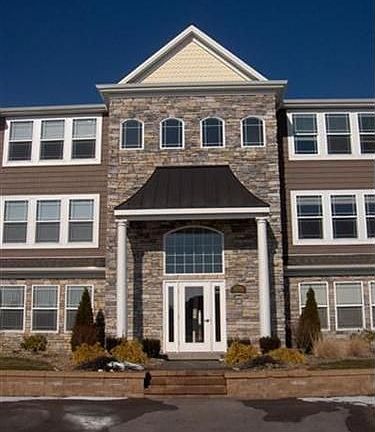 2nd image of 863 Cedar Way Unit 604
