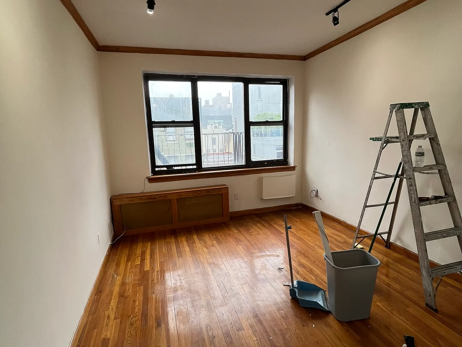 416 East 74th Street — Photo 2