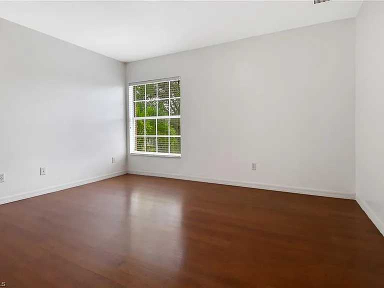 8271 Laurel Lakes Way — Photo 32