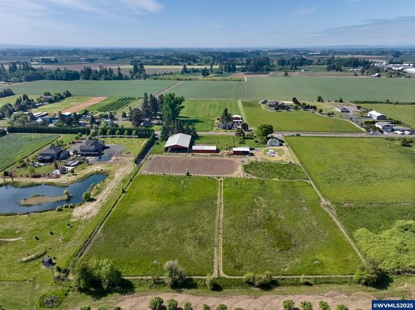 10093 Wiseacre Ln NE, Aurora, OR 97002