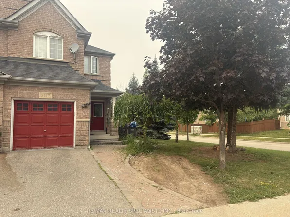 3137 Bentley Dr, Mississauga, ON L5M 6V8
