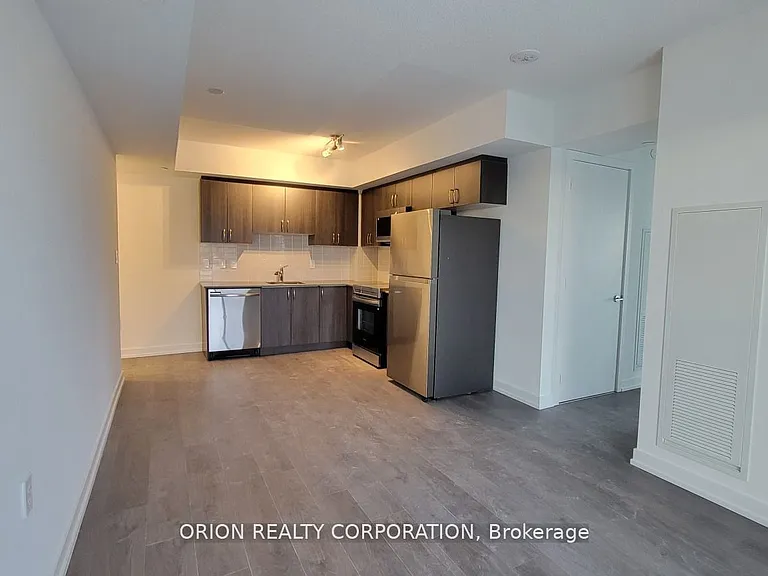 556 Marlee Ave #410 — Photo 7