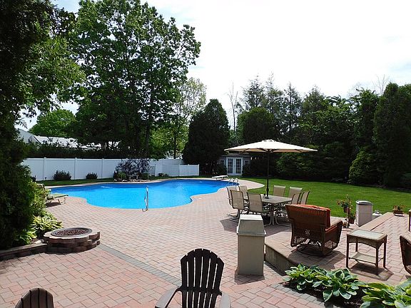3rd image of 11 Peters Ln