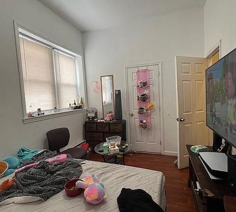 4th image of 1527 S 6th St