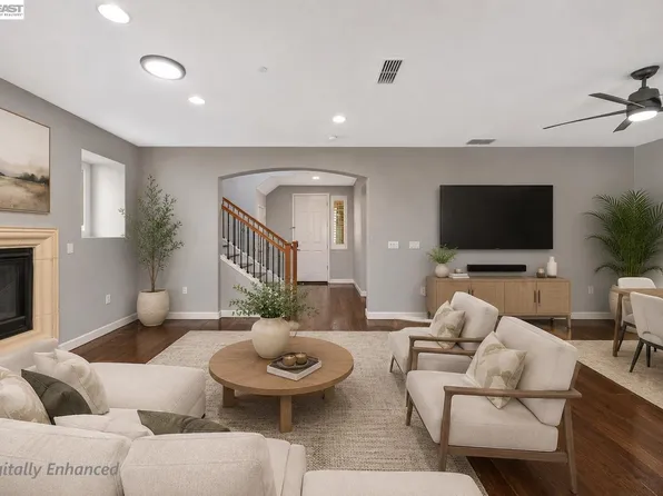 724 N Topiary Ln, Mountain House, CA 95391