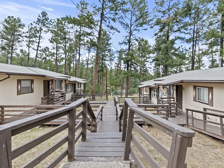 100 Apache Hills Dr #B — Photo 3