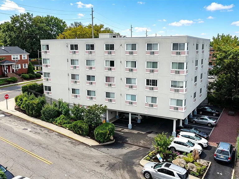 333 Grand Ave #2R — Photo 15