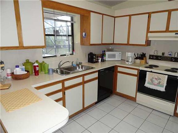 5th image of 2080 SE Berkshire