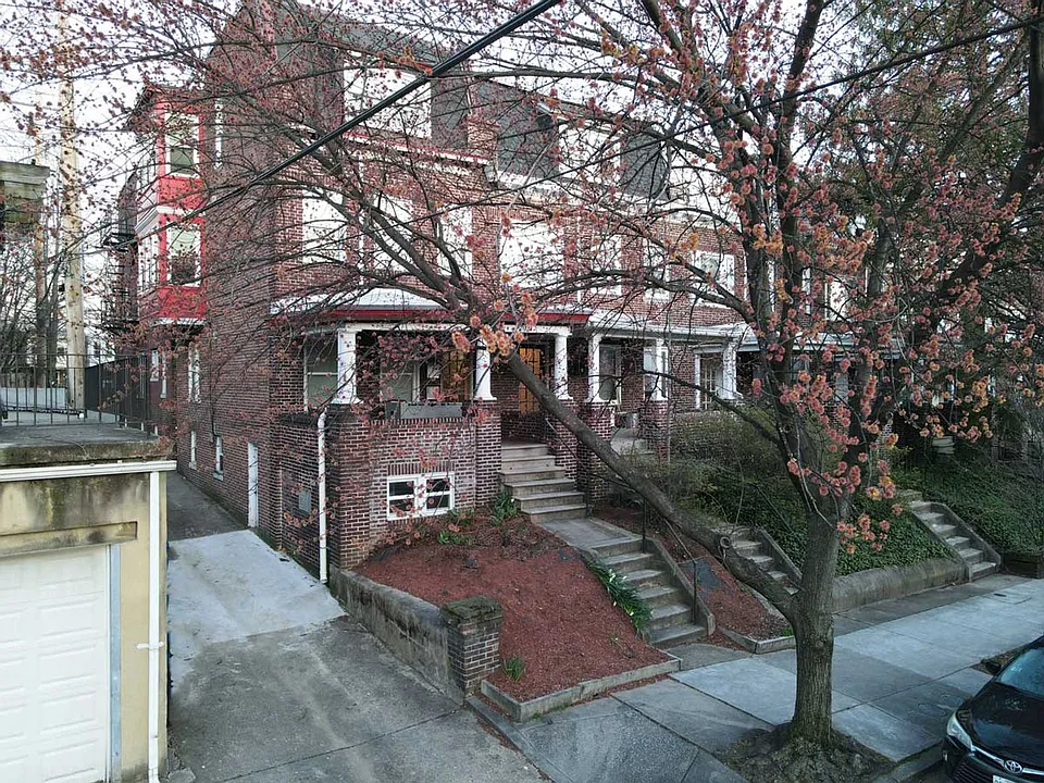 3221 Guilford Ave
