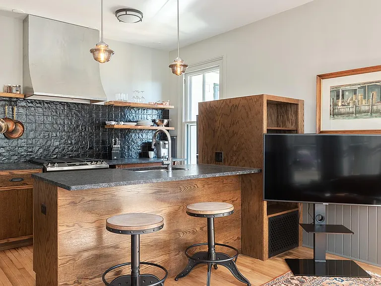 915 Belmont Ave #2 — Photo 3
