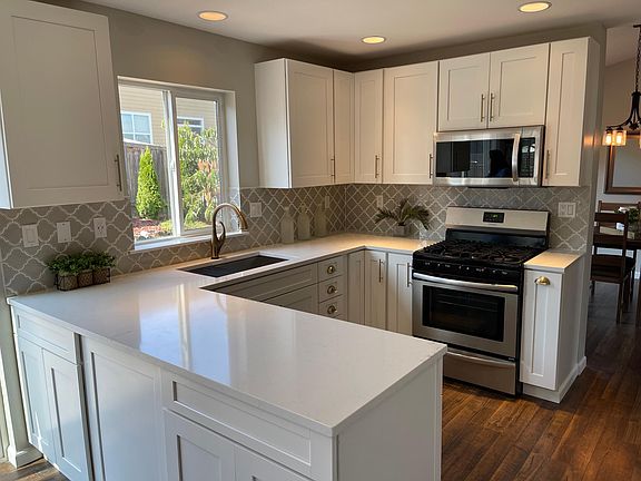 Remodeled kitchen. New cabinets, quartz counter-top
