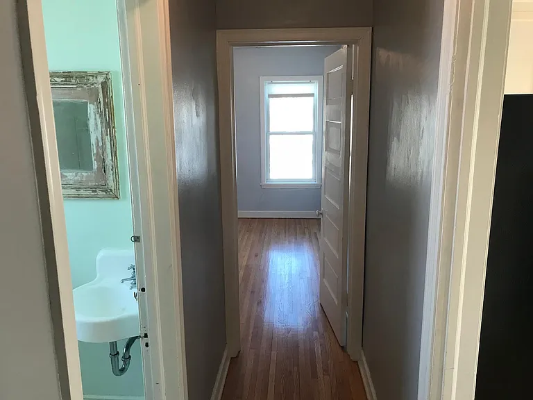 hallway between 2 bedrooms