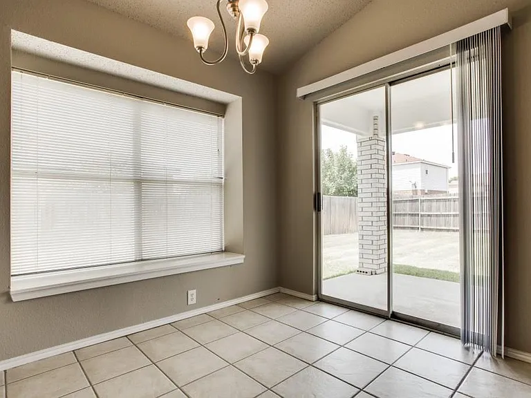2405 Tailburton Ct — Photo 11