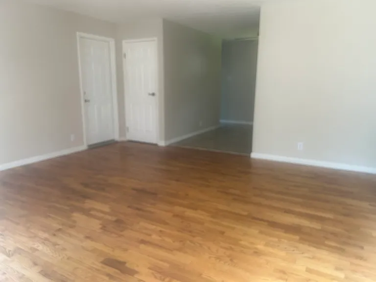 11443 Burgess Ave — Photo 5