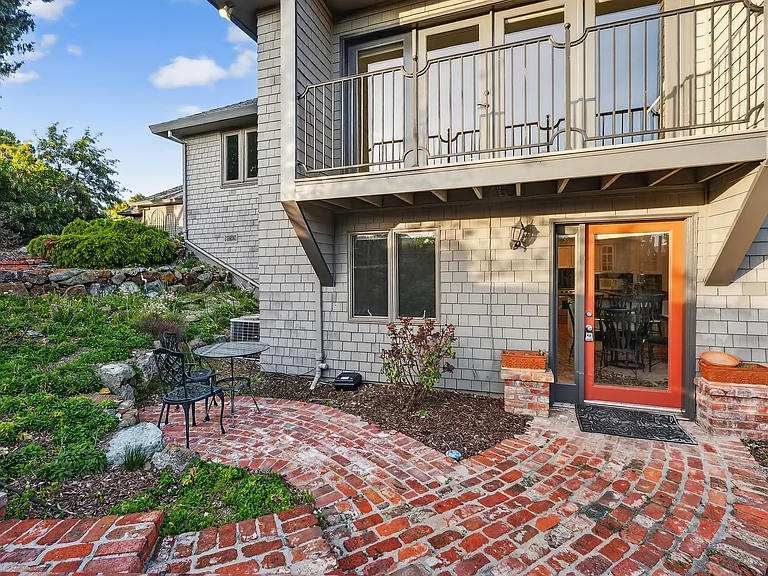 18750 Castle Hill Dr — Photo 30