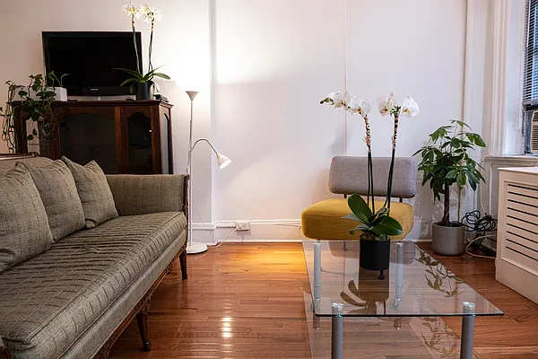 Rented by Alexander C. Lerner, LREB | media 4