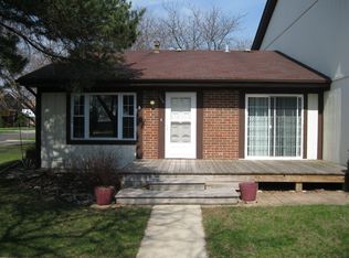 1728 Raintree Ct, Sycamore, IL 60178