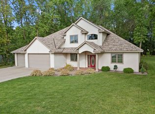 3214 Shorewood Dr, Rush City, MN 55069